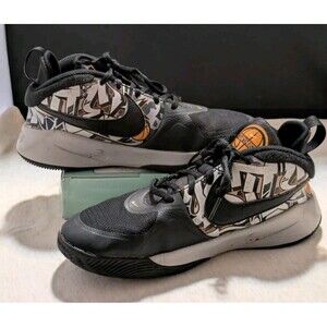 Nike Boys Team Hustle Black Graffiti Basketball Shoes Youth Size 5Y CQ3705-001